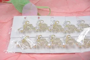 थोक Bowknot टाई आकार घन Zirconia फैंसी ब्रोच महिला ब्रोच कोरियाई सफेद जेड हीरा पत्थर लक्जरी दुल्हन शादी का तोहफा