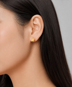 Pendientes de Acero Inoxidable con Baño de Oro de 14K, Diseño Geométrico Cuadrado Pulido, 7.8mm - Product Image 5
