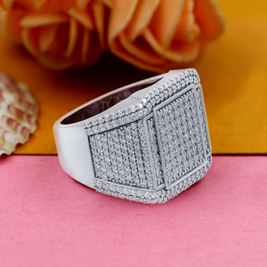Anillo Hip Hop Premium con diamantes de moissanita con brillo deslumbrante y construido para la confianza y la durabilidad del estilo - Product Image 5