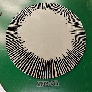 Tapis en laine naturelle de Nouvelle-Zélande fait main, à poils bouclés, à rayures noires et blanches, design moderne minimaliste haut de gamme, personnalisé - Product Image 2