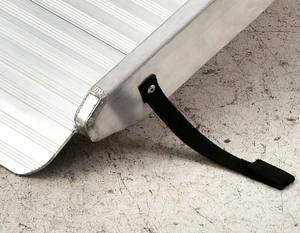 Rampa de aluminio portátil al por mayor de fábrica <span class=keywords><strong>para</strong></span> deshabilitar la rampa plegable de carga de silla de ruedas con asa - Product Image 4
