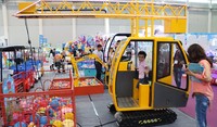 Grand simulateur d'entraînement intérieur en fibre de verre grue à tour équipement d'amusement extérieur en acier pour enfants aires de jeux de jardin ciblées pour les enfants