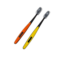 Brosse à dents manuelle en plastique PP pour adultes, vente en gros d'usine, poils souples en PBT, pour soins bucco-dentaires quotidiens à domicile, marque privée OEM