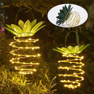 Luz Led nocturna impermeable para exteriores, lámpara colgante Solar con forma de <span class=keywords><strong>piña</strong></span> para jardín, decoración familiar de Año Nuevo - Product Image 2