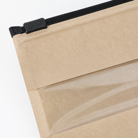 Pochette autoportante personnalisée en papier kraft pour vêtements, sac de rangement, design imprimable avec logo, anti-poussière et anti-humidité