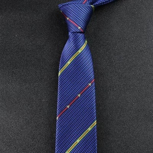 Cravatta da Uomo 7cm Design Britannico con Ricamo Floreale e Cervo Dorato, Lussuosa per Business/Casual, Durevole ed Ecologica, 100% Poliestere - Product Image 4