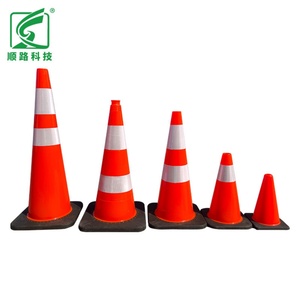 Cônes de signalisation pliables en PVC rouge et noir de 36 pouces, haute visibilité, avec lumière LED réfléchissante prismatique haute intensité - Product Image 4