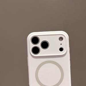 เคสโทรศัพท์สำหรับ iPhone 17 Pro Max รุ่นใหม่ ผลิตจากซิลิโคนเหลวสัมผัสนุ่ม ป้องกันการตกกระแทกแบบเต็มตัว พร้อมแม่เหล็ก - Product Image 3