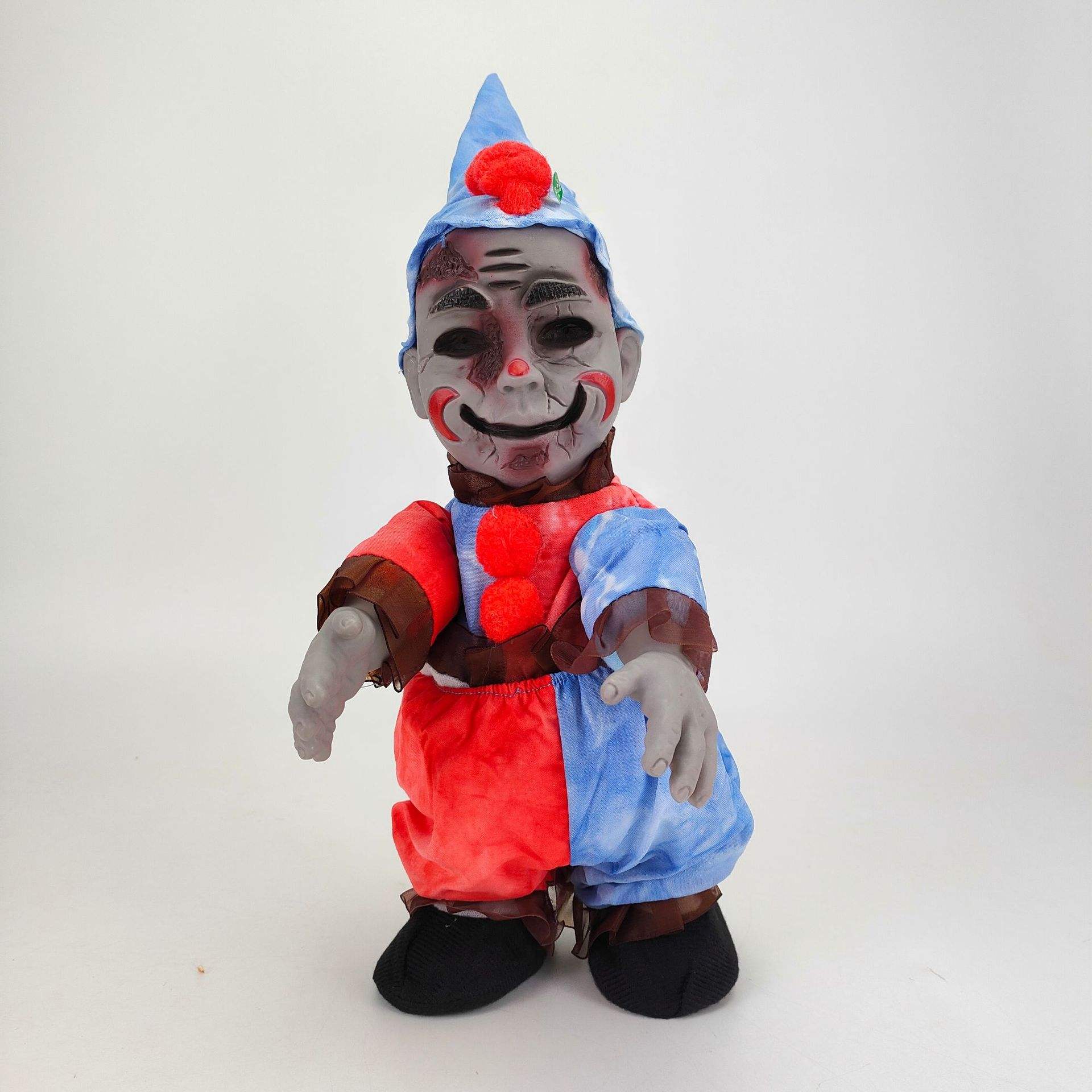 Standing ghost baby (clown)