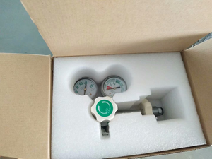 Reductor de presión de <span class=keywords><strong>gas</strong></span>, concentrador de oxígeno de estilo Sudáfrica, doble calibre, bull nose /CGA870 - Product Image 3