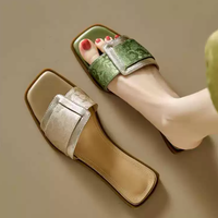 Sandales plates décontractées d'été de haute qualité à prix réduit pour femmes – Lot de chaussures d'occasion mixtes