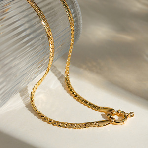 Collar de Cadena de Serpiente de Tres Capas de Acero Inoxidable Chapado en <span class=keywords><strong>Oro</strong></span> de 18K, Estilo Vintage, para Boda, <span class=keywords><strong>Precio</strong></span> al por Mayor, Joyería que No se Deslustra - Product Image 3