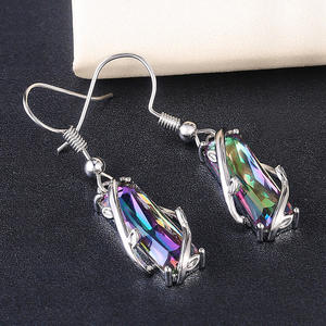 Dorehoo Boucles d'oreilles pendantes en quartz arc-en-ciel, monture griffe en argent 925, forme goutte d'eau, bijoux en cristal tendance pour femme, à porter au quotidien - Product Image 3