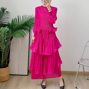 Robe Miyake Très Vendue Couleur Unie Robes Élégantes Grande Taille à Volants Superposés Longues pour Femme - Product Image 4