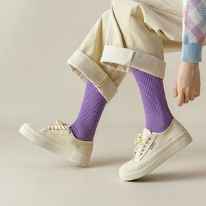 Chaussettes de cheville simples <span class=keywords><strong>et</strong></span> respirantes pour femmes Chaussettes mi-longues en coton Chaussettes de sport mi-longues de couleur unie - Product Image 2