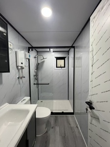 บ้านคอนเทนเนอร์สำเร็จรูปขนาด 40 ฟุต ขยายได้ 3 ห้องนอน โครงเหล็ก ไม้พับได้ แบบสำเร็จรูป สำหรับใช้เป็นโรงแรมกลางแจ้ง ติดตั้งง่าย แบบแพ็คแบน - Product Image 2