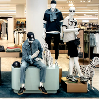 Supports de mannequin sur mesure pour plateforme de magasin de détail, socles d'affichage en métal sur mesure, piédestaux d'affichage, vitrine de magasin