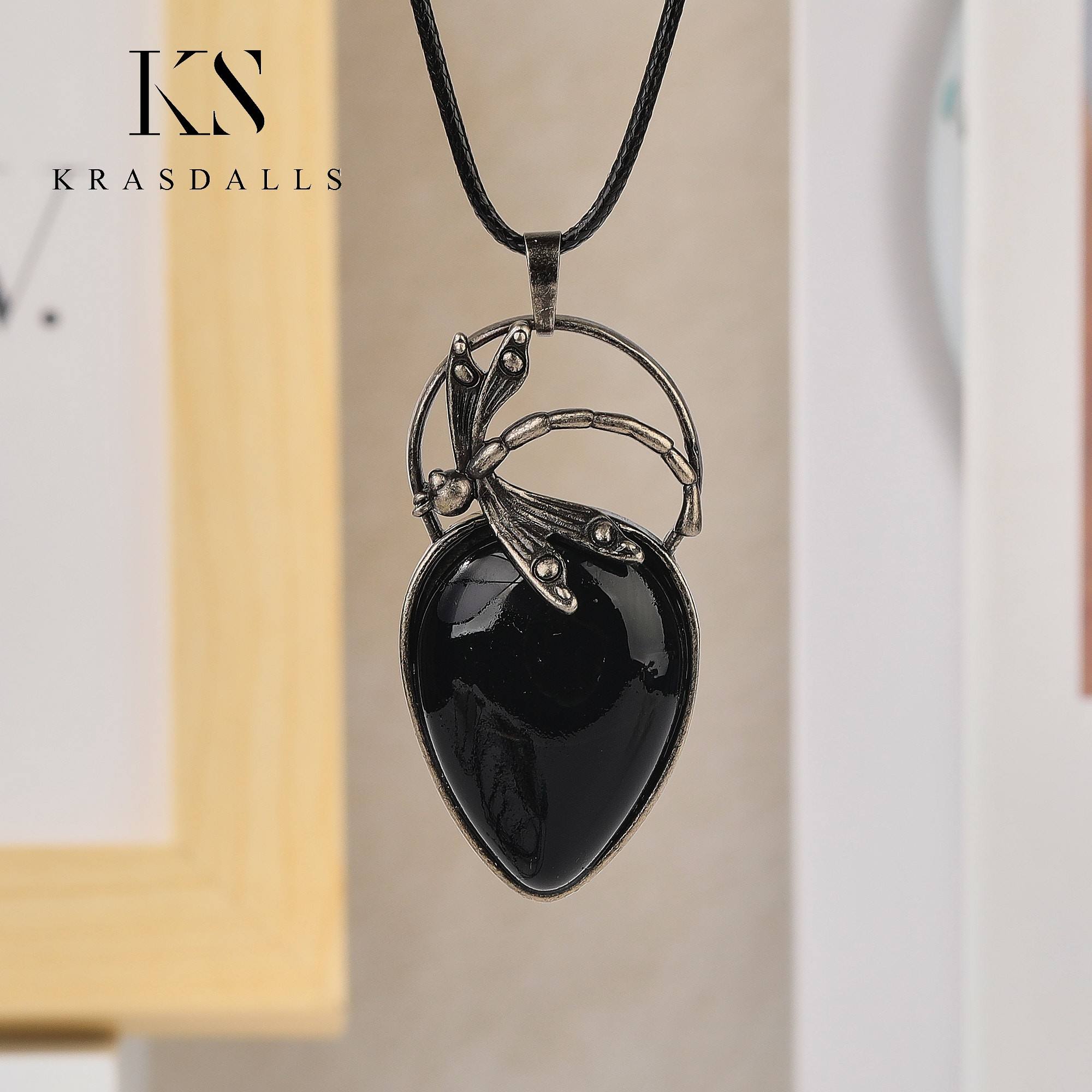 หินออบซิเดียนสีดำ