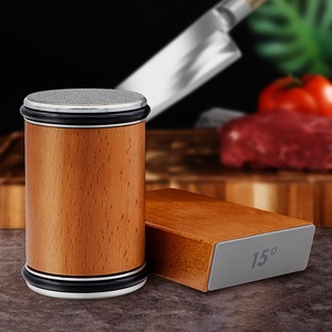 Affûteur de couteaux classique de luxe léger à double angle avec rouleau en aluminium, pierre à aiguiser à grain fin et manche en bois - Product Image 1