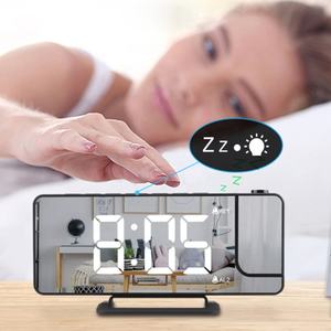 Top vente 2025 réveils de Projection LED horloges miroir numériques automatique sensible à la lumière horloges de bureau et de Table <span class=keywords><strong>projecteur</strong></span> - Product Image 2