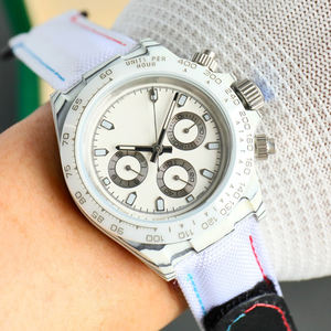 Montre personnalisée à cadran tendance et polyvalente en fibre de carbone légère avec un aspect technologique, idéale pour les montres de sport haut de gamme - Product Image 6