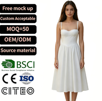 Robe midi blanche à fines bretelles pour femme, décolleté cœur, corsage en satin, coupe trapèze, élégante, pour invitées de mariage, cocktail ou soirée