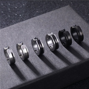 Bijoux personnalisés de style punk rock, boucles d'oreilles en acier titane pour femmes et hommes - Product Image 1