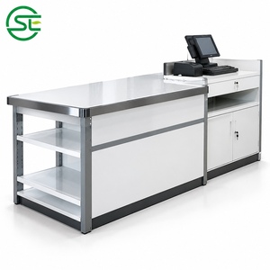 Comptoir de caisse noir et blanc avec étagères éclairées par LED et armoire verrouillable pour magasin de beauté - Product Image 4