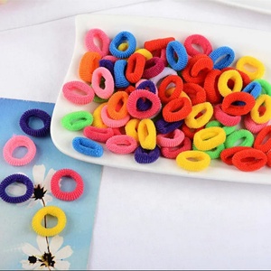 Fascia per <span class=keywords><strong>capelli</strong></span> in plastica elastica colorata all'ingrosso per accessori per <span class=keywords><strong>capelli</strong></span> da ragazza fornitore di ornamenti - Product Image 5