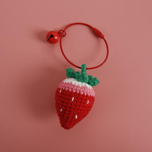 Promotion : Porte-clés mousqueton durable en peluche crochetée motif fraise, écologique, imprimé UV, couleurs personnalisées, pendentif de sac mignon - Product Image 6