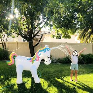 Éxito de Ventas: Flotador MAKE WAVES Unicornio de PVC con Rociador de Agua, Inflable, para Niños, Jardín, Piscina, Fiestas de Verano - Product Image 6