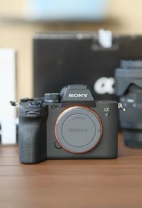 Appareil photo reflex numérique <span class=keywords><strong>Alpha</strong></span> <span class=keywords><strong>7</strong></span> IV 95 % neuf, 33 MP, capteur CMOS Full HD, avec écran tactile, batterie au lithium et carte SD - Product Image 2