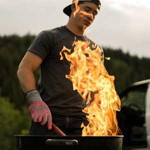 Gants de barbecue de haute qualité résistants à la chaleur extrême jusqu'à 500 degrés, en silicone et aramide, pour grillades et barbecues - Product Image 4