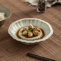 Plat d'apéritif en grès côtelé en forme de fleur Wabi Sabi, plusieurs options de tons terre, bord cannelé fait main, assiette de service en céramique