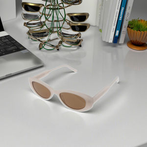 Nuevo diseño <span class=keywords><strong>gafas</strong></span> de <span class=keywords><strong>sol</strong></span> UV400 mujeres ojo de gato <span class=keywords><strong>gafas</strong></span> de <span class=keywords><strong>sol</strong></span> Retro de moda mujer <span class=keywords><strong>gafas</strong></span> de <span class=keywords><strong>sol</strong></span> polarizadas de lujo mujer <span class=keywords><strong>gafas</strong></span> de <span class=keywords><strong>sol</strong></span> - Product Image 3