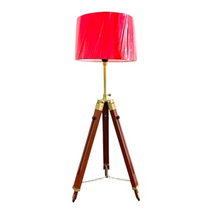 Lámpara de Pie Ajustable de Aluminio y Madera Pulida con Pantalla Rosa, Elegante Iluminación de Pie para Hogar, Oficina, Dormitorio, Focos - Product Image 1
