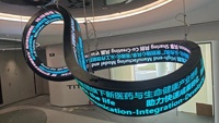 Écrans d'affichage vidéo LED flexibles incurvés pour montage mural intérieur P3 P4 avec animation pour centre commercial et magasin de détail