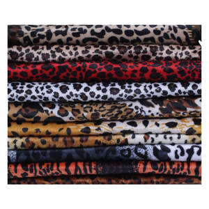 Tissu de fausse fourrure en velours Polyester de meilleure qualité, tissu de maison en peluche imprimé à motifs d'animaux - Product Image 1