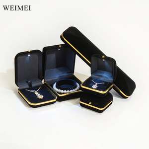 Caja de joyería de terciopelo negro WEIMEI almacenamiento de luz LED para anillos collares pulseras pendientes - Product Image 3