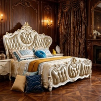 Cama de Madera Maciza Tallada Estilo Real Europeo con Tapizado de Botones de PU, Estructura de Cama Tapizada, Tamaños King y Queen, Muebles de Dormitorio para Villa, Venta al por Mayor