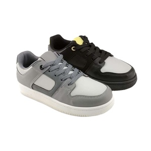 <span class=keywords><strong>Zapatillas</strong></span> Bajas de Moda para Niños 2026, Color Gris y Negro, Cuero PU, Suela Antideslizante, Zapatos Casuales Escolares para Niños y Niñas, Venta al Por Mayor - Product Image 1