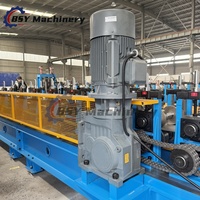 Machine de formage de rouleaux M automatique à grande vitesse avec cadre en acier, commande PLC et poinçonnage en ligne