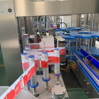 Étiqueteuse de bouteilles rondes entièrement automatique réglable pour canettes en verre PET Applicateur industriel à grande vitesse de précision à 3 côtés