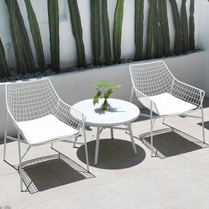 Ensemble de salle à manger d'extérieur moderne table ronde en treillis noir et chaises rembourrées pour <span class=keywords><strong>patio</strong></span>, jardin et balcon meubles en métal durables - Product Image 5