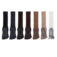 Chaussettes de Pilates professionnelles OEM personnalisées à cinq doigts séparés, anti-choc et antidérapantes, pour entraînement au sol