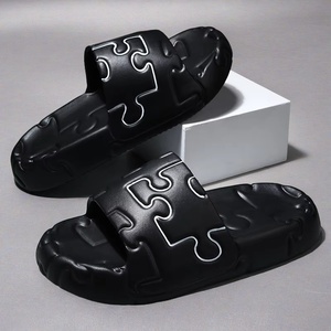 Scivoli da uomo con plateau morbidi da uomo scarpe Casual da bambino sandali leggeri con Logo personalizzato scivoli da bagno antiscivolo - Product Image 1