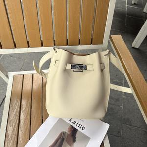 Bolso de Mano Tipo Cubo Impermeable de Cuero Genuino <span class=keywords><strong>GULU</strong></span> con Dos Correas, Nuevo Modelo 2025, 23*22*11cm - Product Image 5