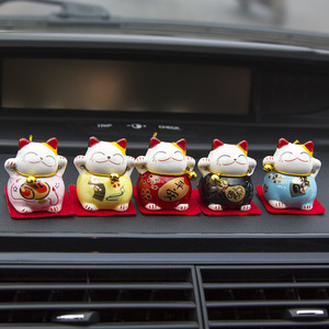 Prix usine Top cadeau porcelaine japonaise petite Figurine cadeau en céramique Fortune <span class=keywords><strong>chat</strong></span> <span class=keywords><strong>porte</strong></span>-<span class=keywords><strong>bonheur</strong></span> Maneki pour la maison hôtel voiture décor - Product Image 2