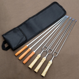 Ensemble <span class=keywords><strong>de</strong></span> <span class=keywords><strong>6</strong></span> brochettes à mouton en acier inoxydable 430 avec fourchettes et sacs en tissu - Product Image 1