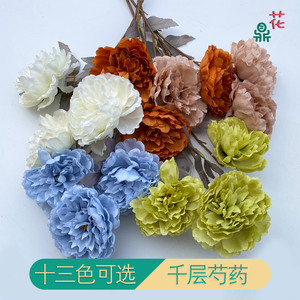 Flores Artificiales de Peonía en Capas de 65 cm, Decoraciones de Boda de Seda Roja - Product Image 2